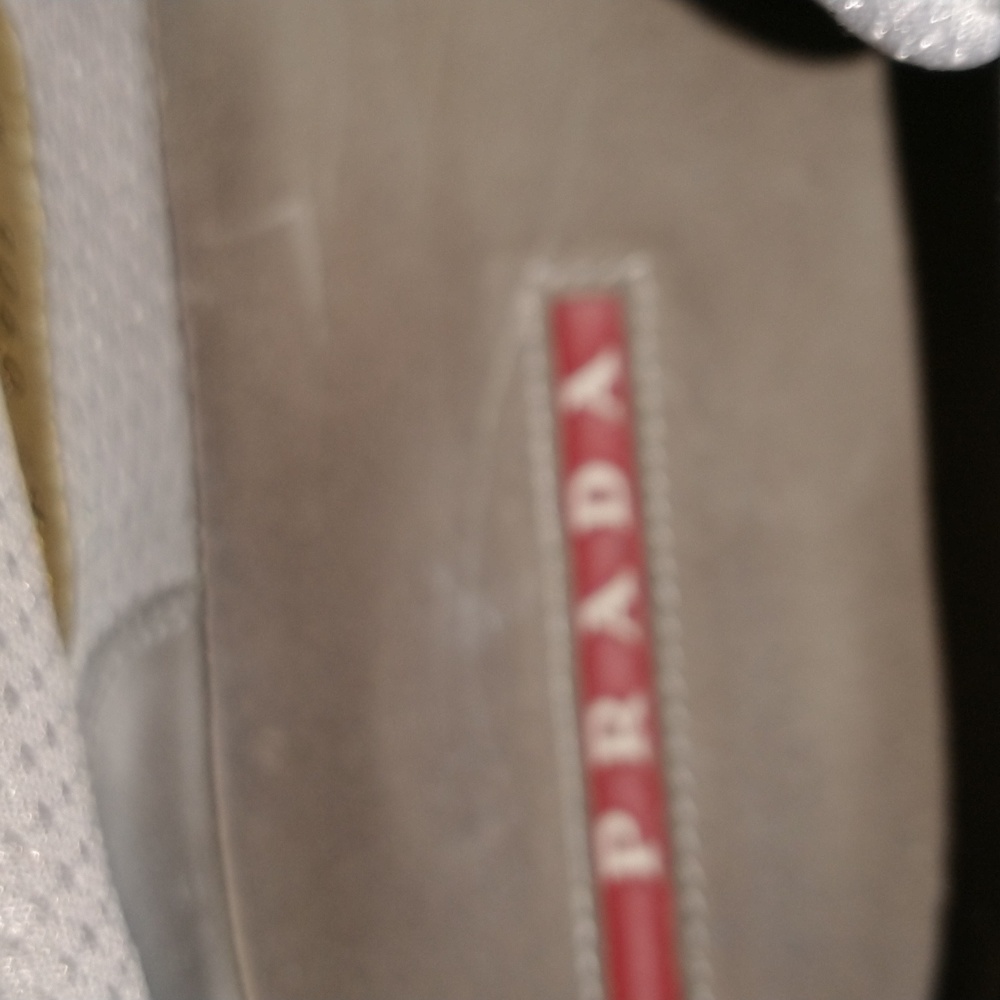 PRADA! - Picture 6 of 12